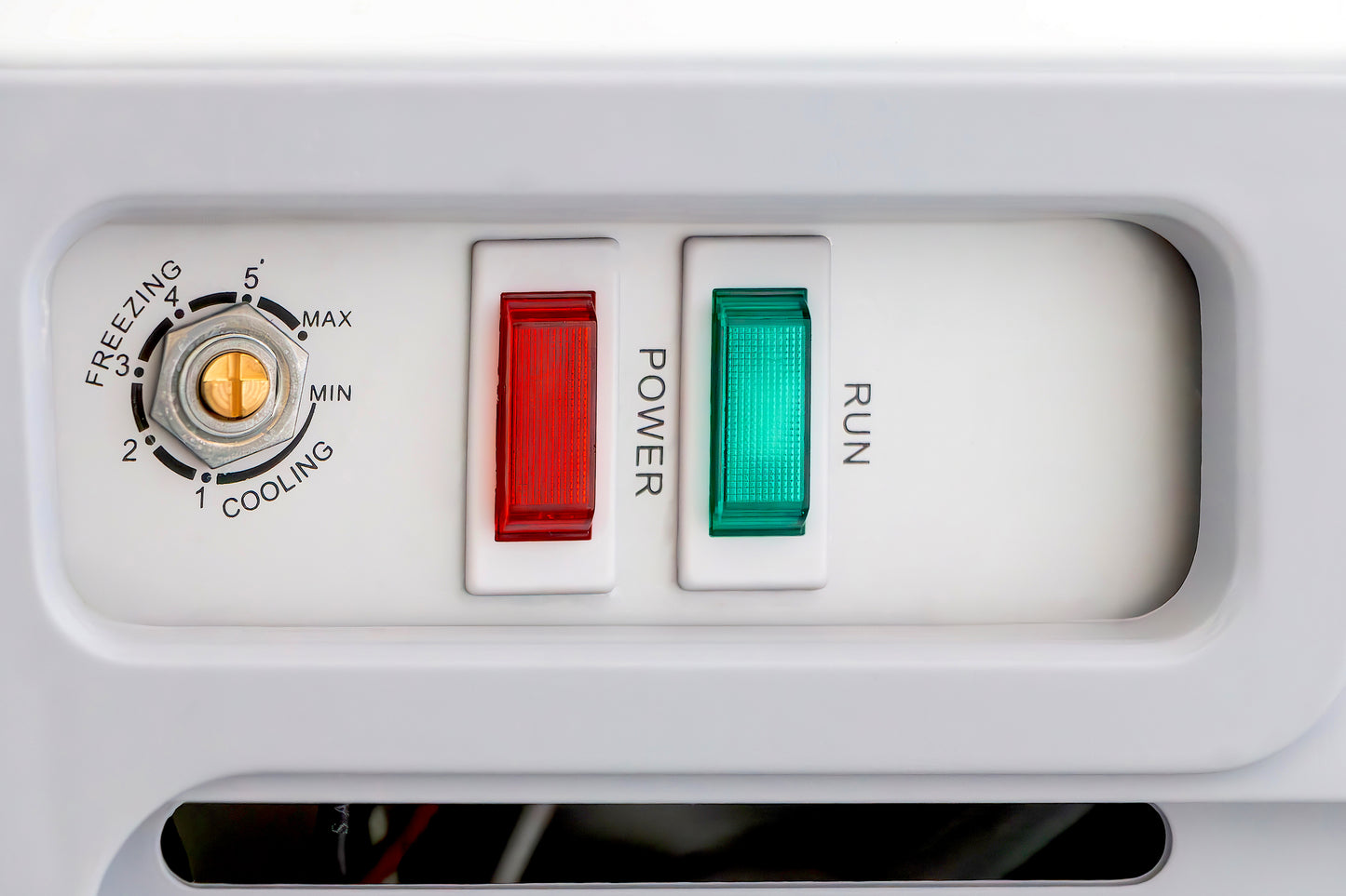 Congelador Paletero tapa cristal curvo CHPC360 IceHaus capacidad de 360 litros