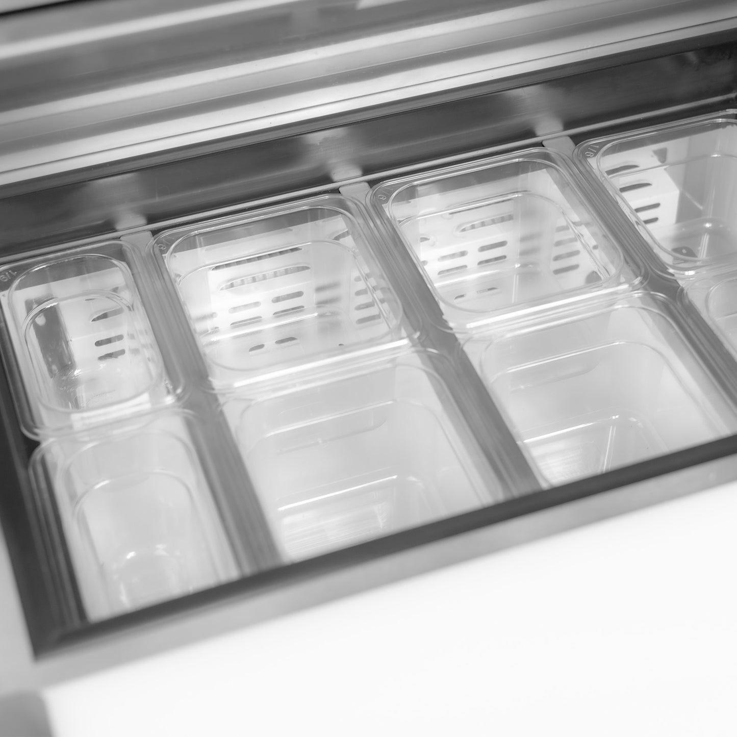 Mesa Refrigerada Comercial para Preparación Rhino Mersal27 6.9pies 8 Insertos Rango Temp. 0 a 4 grados